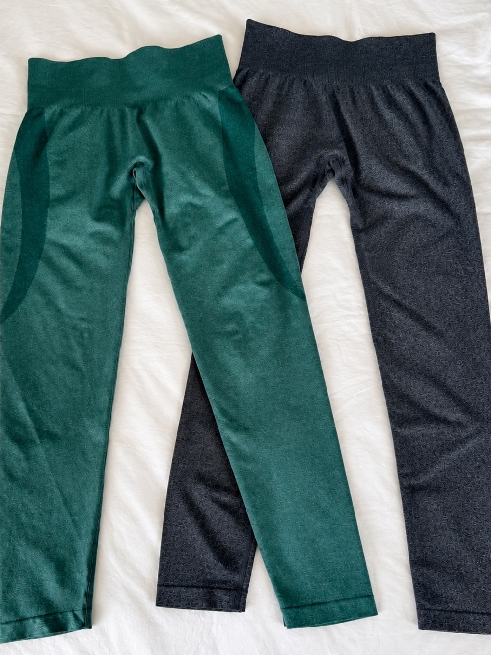 2 NVGTN Contour Seamless Leggings Activewear Green & Gray High Rise Size M
